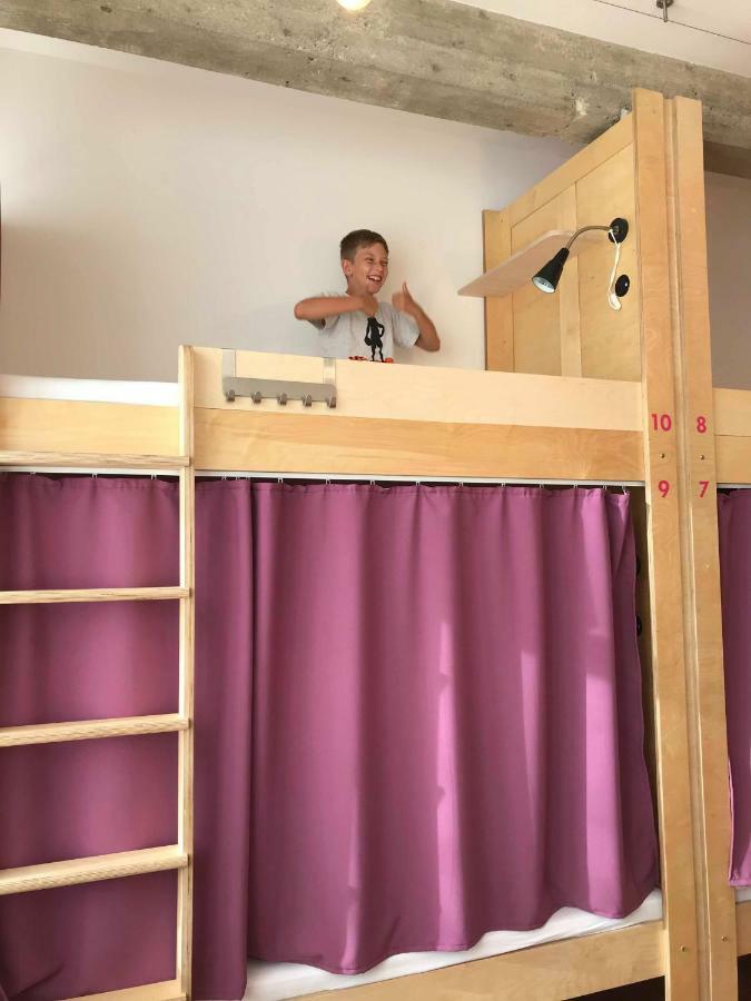 Cmyk Usti Nad Labem Hostel Екстериор снимка